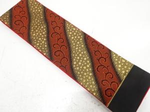 斜め縞に唐草模様織り出し　半幅帯